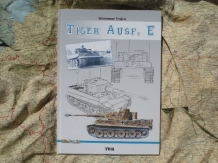 images/productimages/small/Tiger Ausf.E Trojca 978-83-86619-031-3.jpg